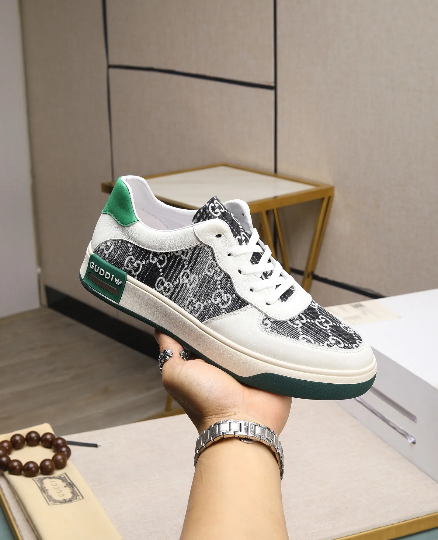 Men's shoes 💰420 GUCCI🔍🔍The latest model is available at the counter simultaneously. Original calfskin imported from Italy, genuine leather lining, (high-end, extravagant and classy) with exquisite workmanship. Sole: Original sole provided by the original factory. ⚠Exclusive double-layer movable molded sole is super comfortable⚠. Photographed in real life. 🎬The real thing is better. 🔍🔍"High quality·Follow the order" code number 38-44